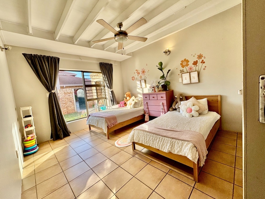 4 Bedroom Property for Sale in Mooivallei Park North West